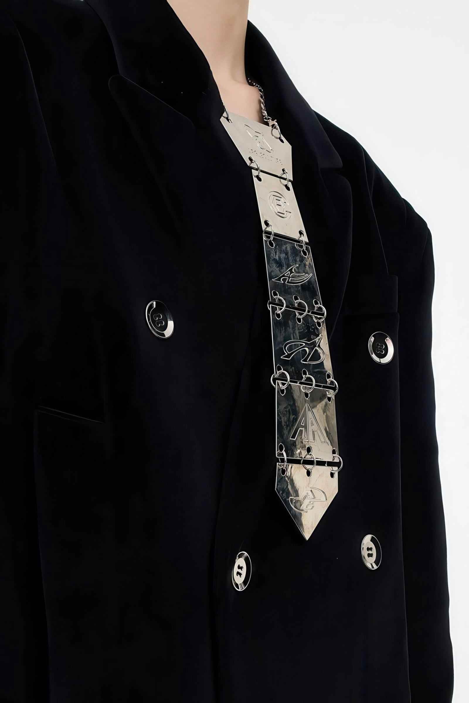 3D Spine-Inspired Metal Tie Necklace for a Bold, Modern Look - 4inme