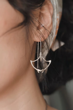 Artisan Manta Ray Dangle Earrings – Unique Ocean Series Design - 4inme