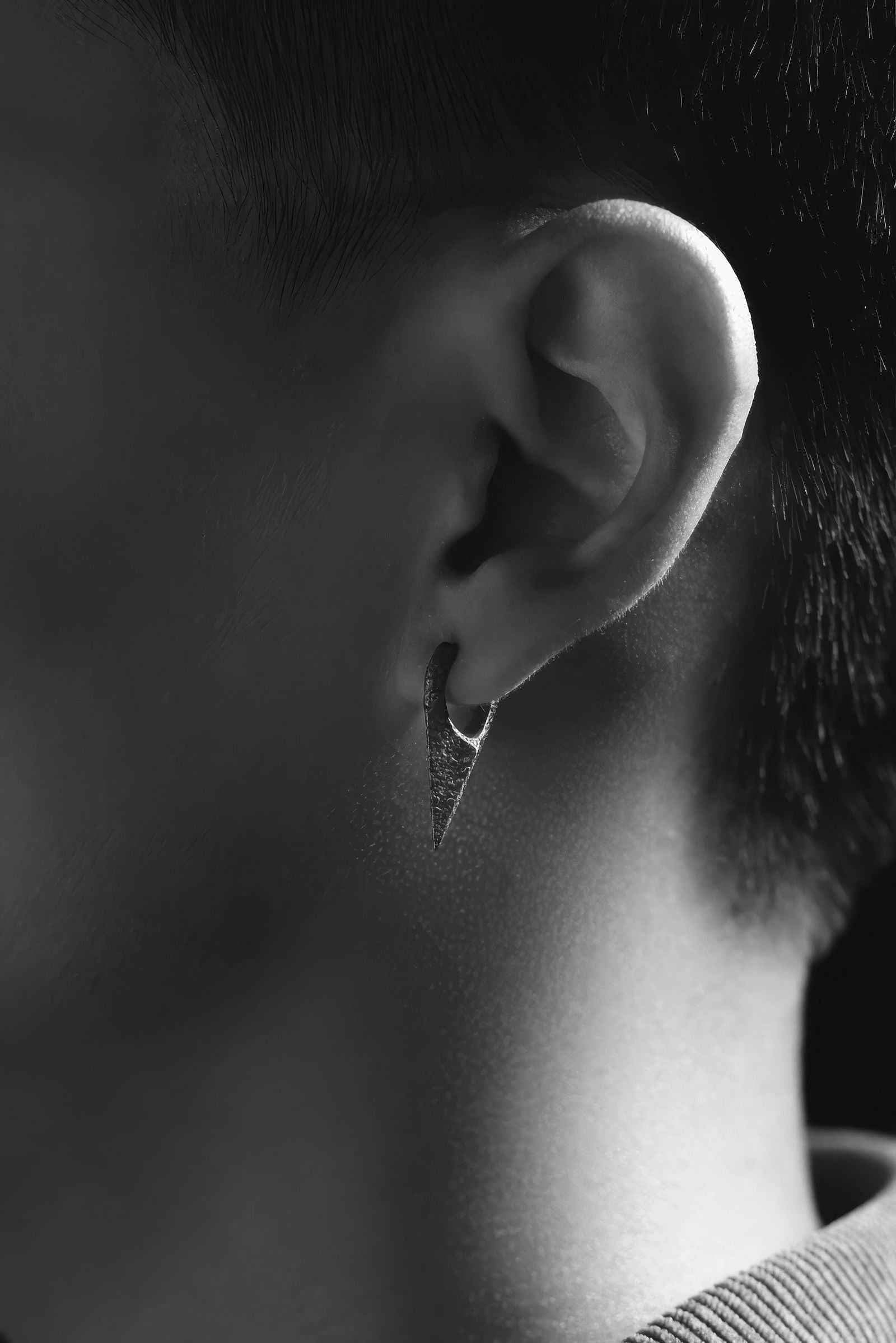 Neutral Black Rock Texture Geometric Ear Stud Earrings - 4inme