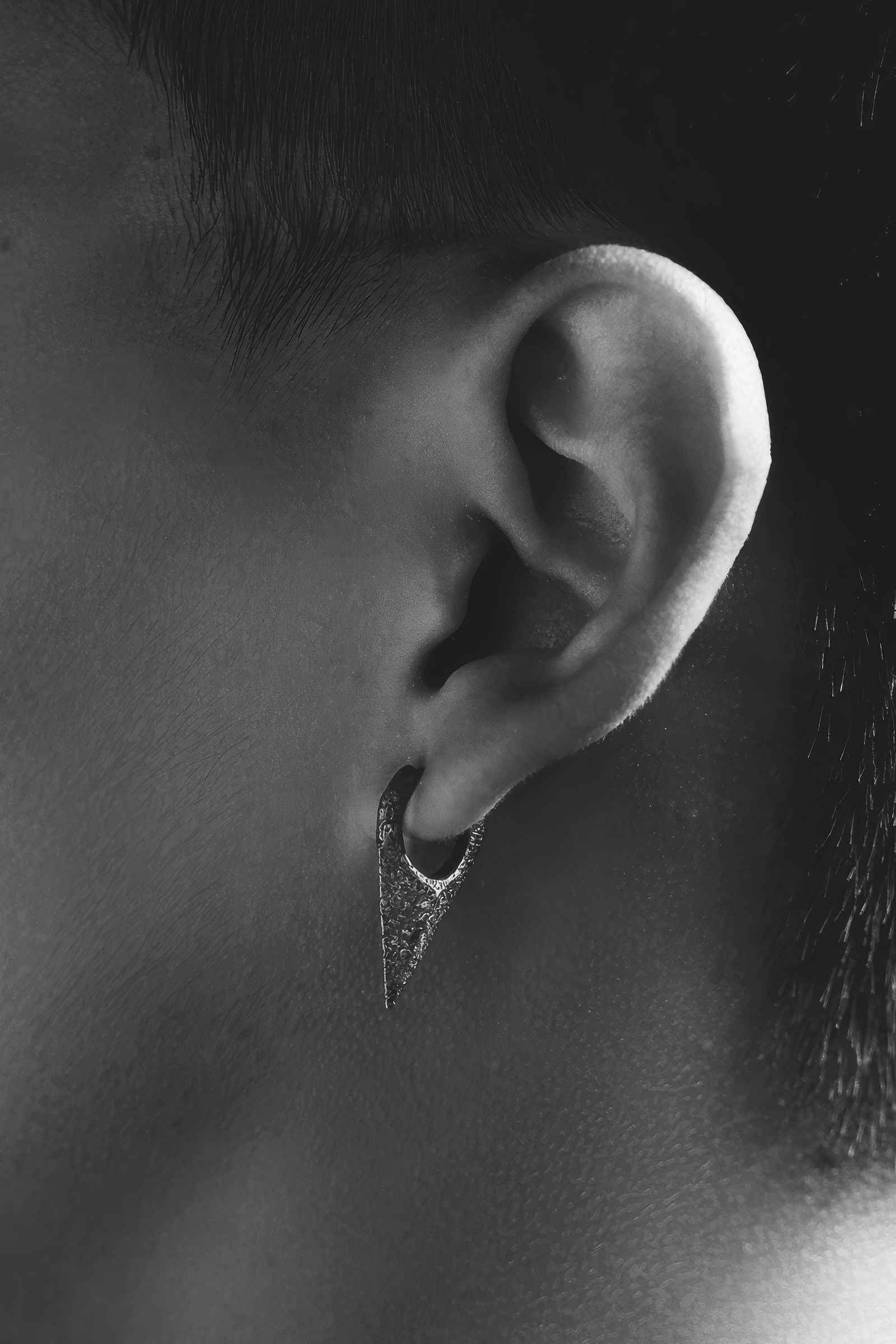 Neutral Black Rock Texture Geometric Ear Stud Earrings - 4inme