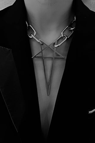 Pentagram Chain Necklace - Unisex Gothic Metal Statement Piece - 4inme